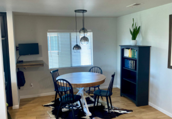 2703 W MEADOWWOOD