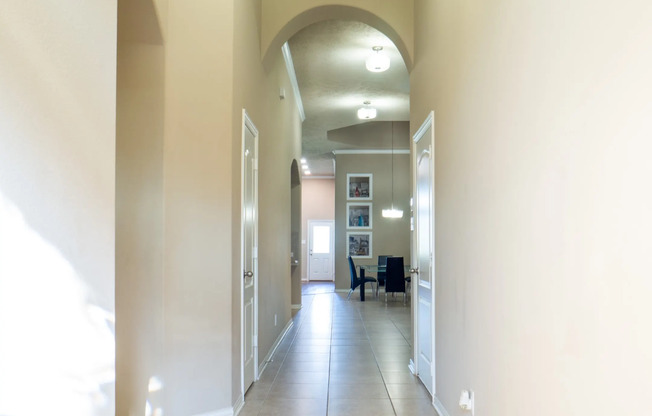 2419 DORAL DR
