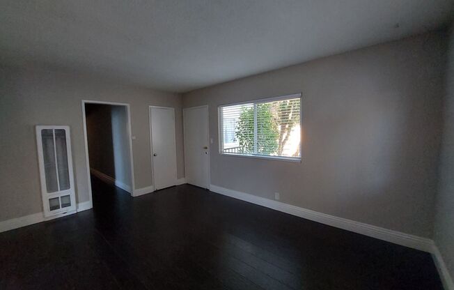 451 E 55th St LLC