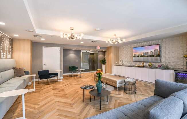 Club room lounge | Paramount on Lake Eola