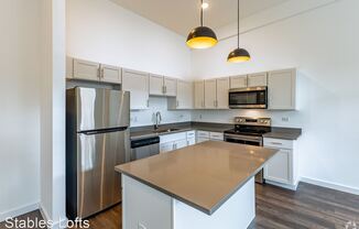 840 W North Ave.