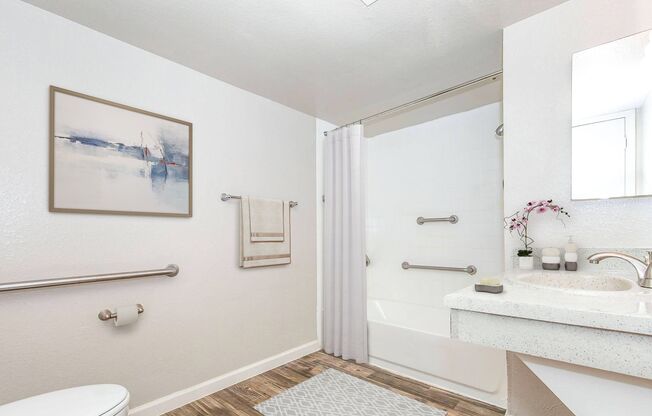 2 beds, 1 bath, 780 sqft, $1,275, Unit 1-236