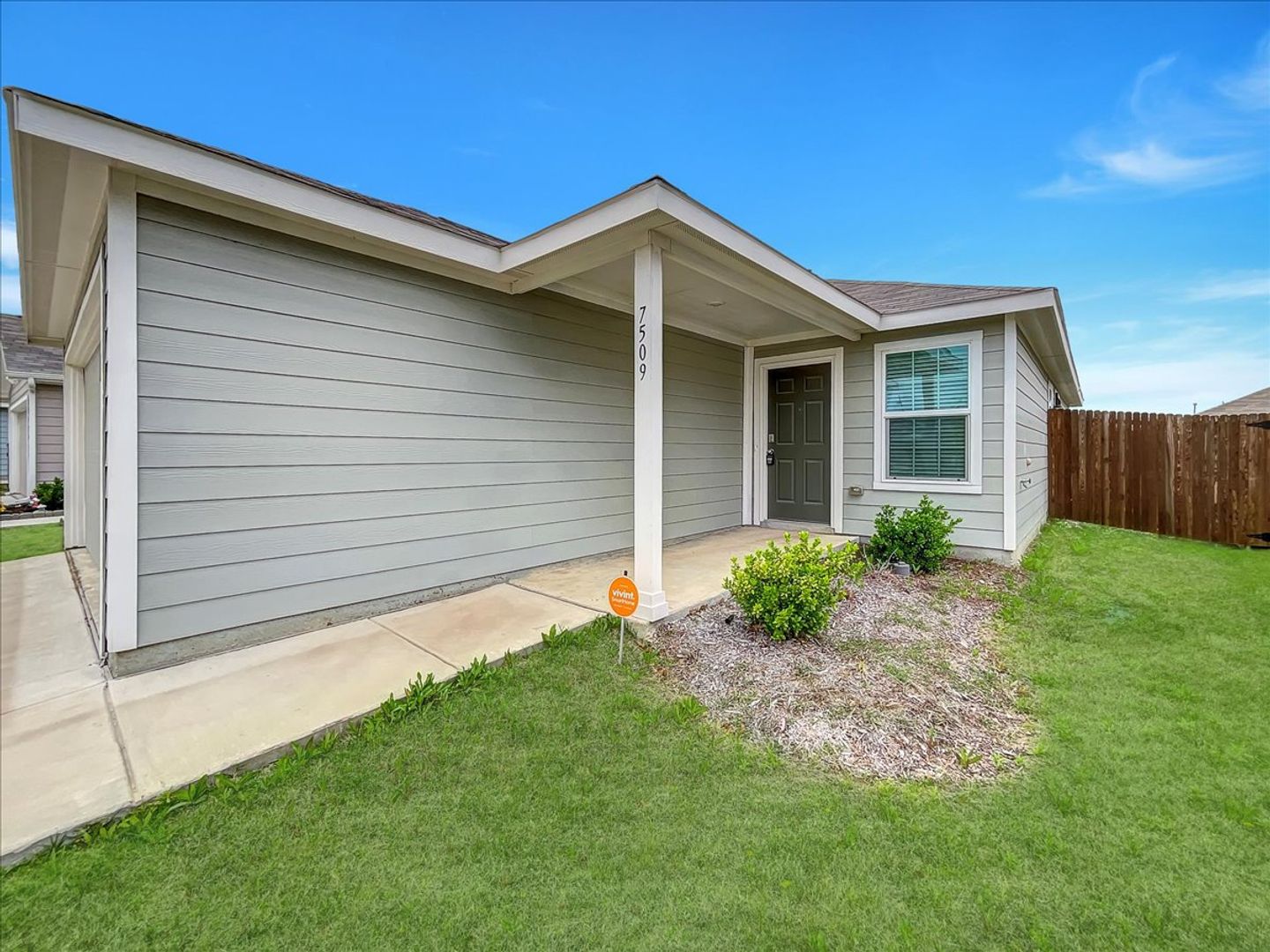 3-bed 2-bath in Plano's highly desirable Trinity Grove subdivision - Must See!!!