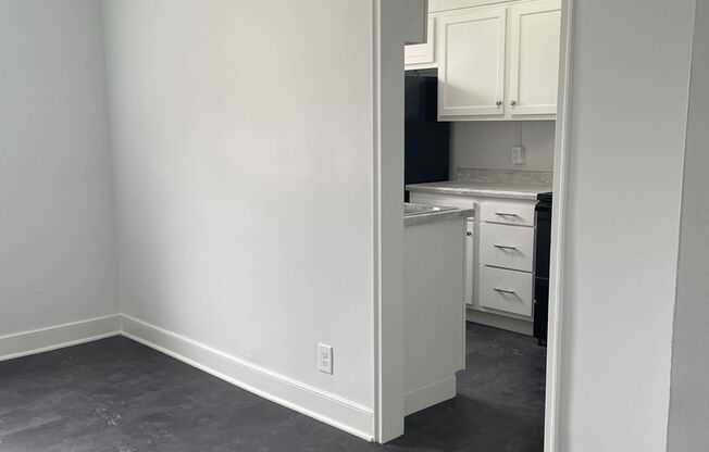 2 beds, 1 bath, $1,175, Unit 5