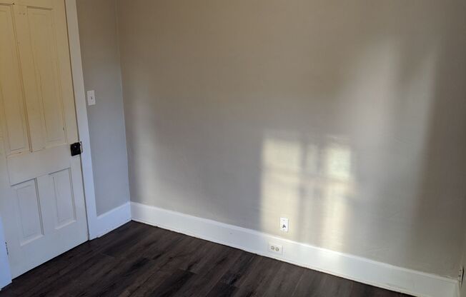 2 beds, 1 bath, $1,095