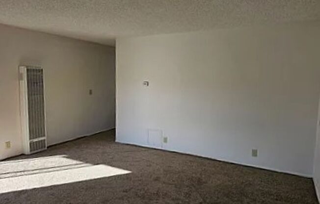 2 beds, 2 baths, $2,295, Unit 6