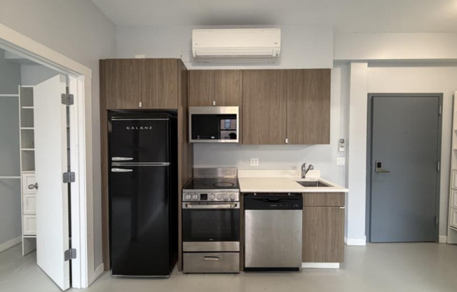 1 bed, 1 bath, $1,550, Unit 306