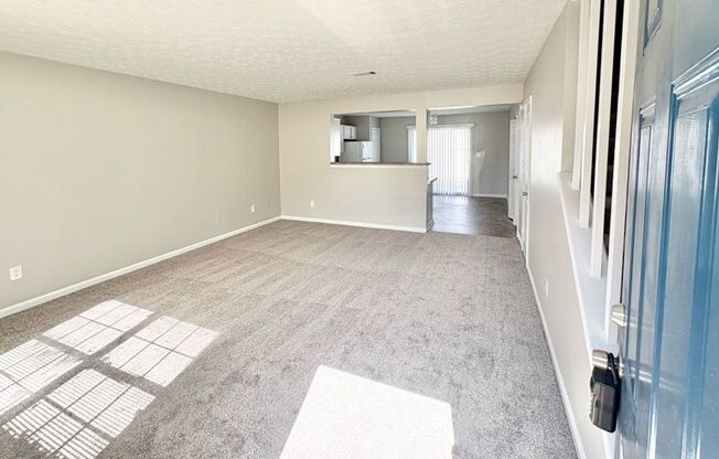 Perfect Location! Charming 3 Bedroom/2.5 Bath near I-75!