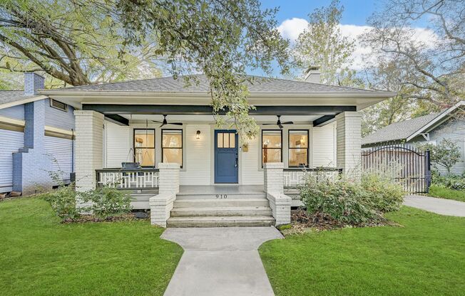 Completely renovated Heights historic bungalow 3 beds/2.5baths