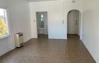 Studio, 1 bath, 400 sqft, $1,395, Unit 01