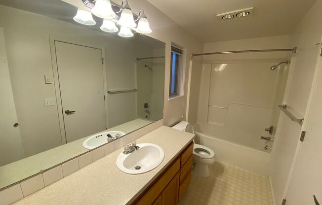 2 beds, 1.5 baths, 1,000 sqft, $1,695, Unit IG 3022