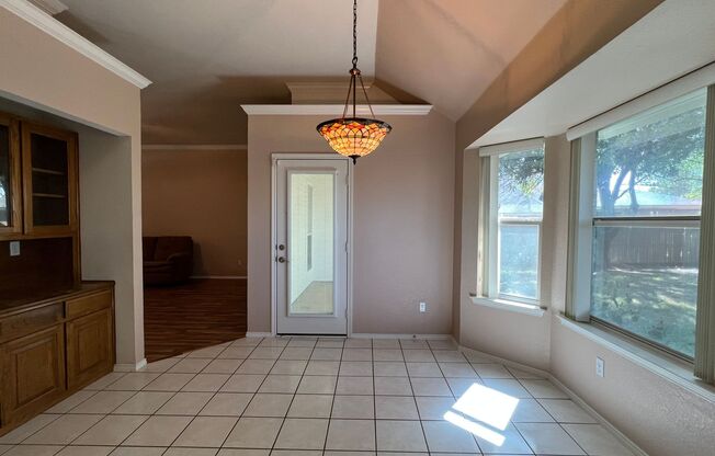Great 3/2/2 in Burleson For Rent!
