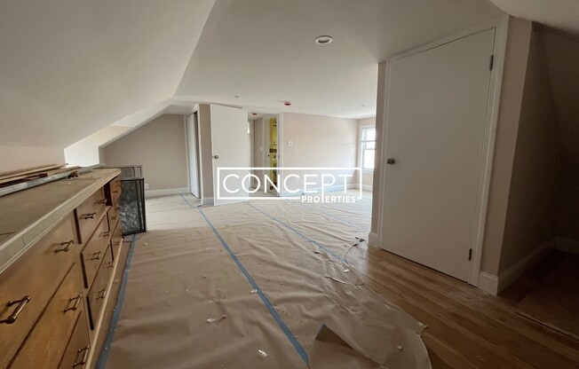 4 beds, 2 baths, 2,000 sqft, $3,700, Unit 2