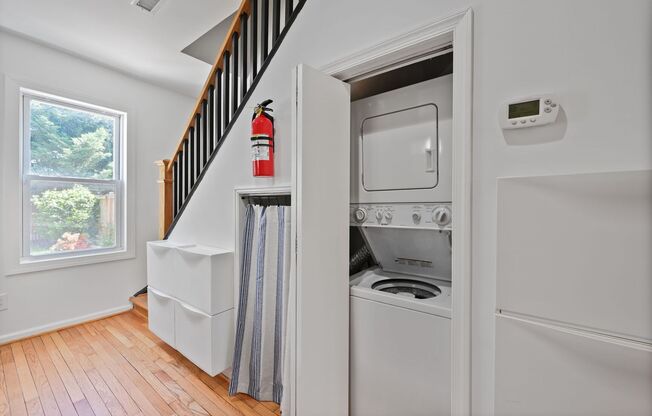Available Now! 2 Bed 1.5 Bath Between Navy Yard and Hill East! 5 Minute Walk from the Potomac Ave Metro Station.