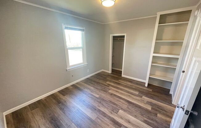 2 beds, 1 bath, 725 sqft, $1,350, Unit Highw2010