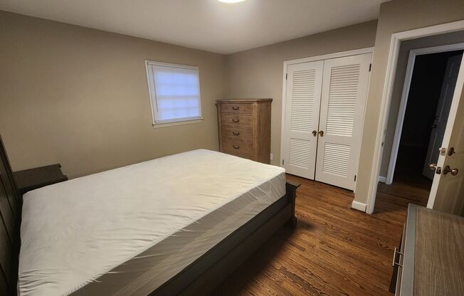 4 beds, 2 baths, , $4,000