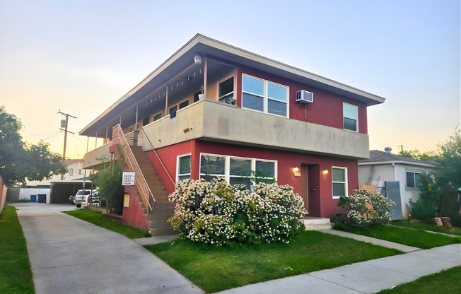 5824-5828 Montebello Park Way