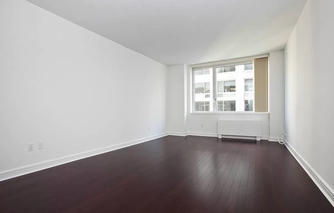 1 bed, 1 bath, 700 sqft, $4,900, Unit 5D