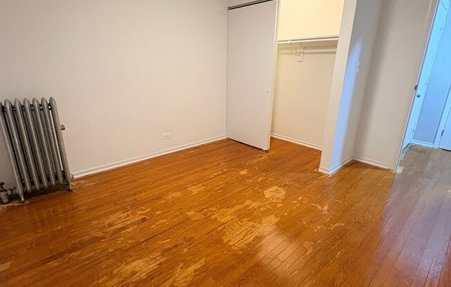 2 beds, 1 bath, 722 sqft, $1,175, Unit CA 127.5-2E