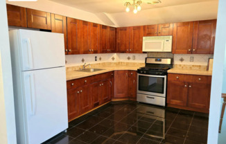 3 beds, 1.5 baths, $3,499, Unit B