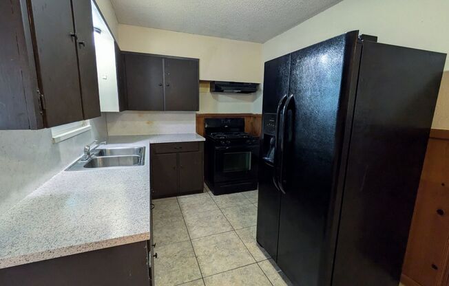 3 beds, 1 bath, $1,350