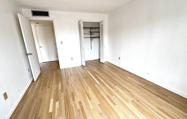 2 beds, 2 baths, 1,040 sqft, $4,000, Unit 404