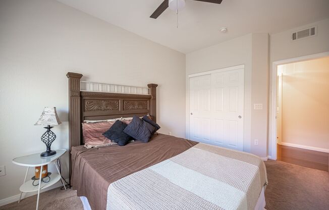 3 beds, 2 baths, $1,600, Unit # 274
