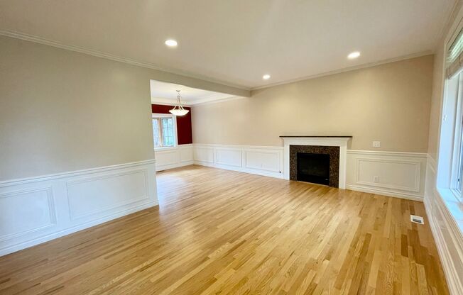 4 Bedroom Shoreline Home...