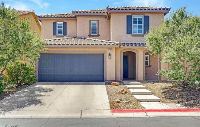 Fully Furnished 4 Bedroom 2.5 Home!