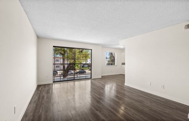 1 bed, 1 bath, 789 sqft, $1,895, Unit 1