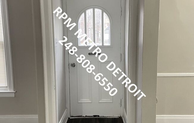 Colonial Home in Detroit Move in Ready