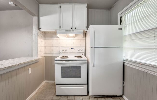 3 Bedroom 1 Bath Home in Shawnee!