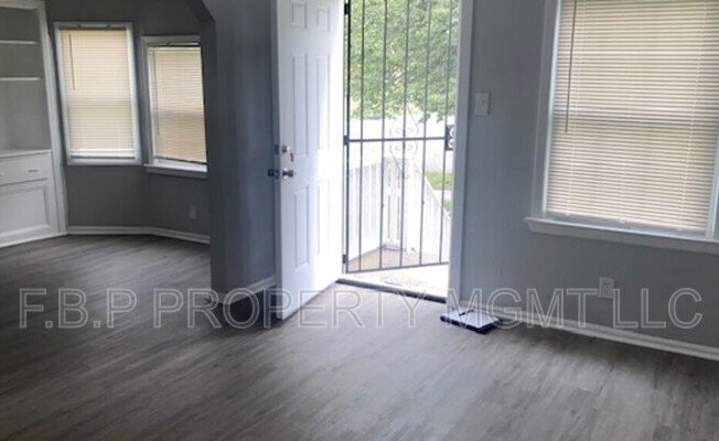 3 beds, 1 bath, 873 sqft, $1,300