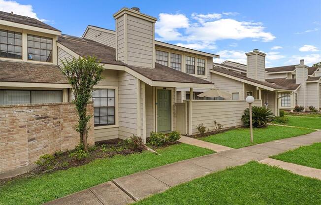 6261 LUDINGTON DR