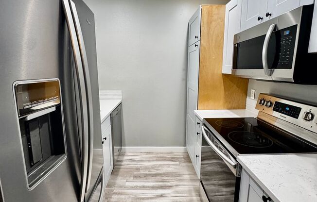 Must See Sixty-01 Village Unit!!!!!
