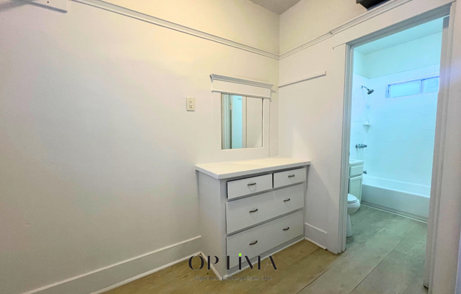468 Gaviota Ave (Octagon)