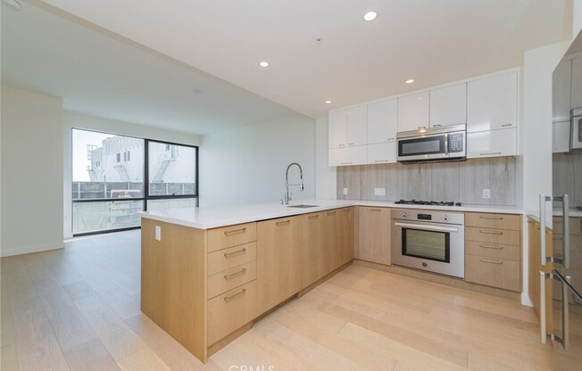 1 bed, 1 bath, 711 sqft, $2,800, Unit 1414