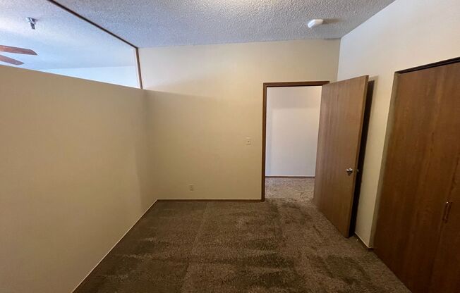 1 bed, 1 bath, 700 sqft, $825, Unit 708