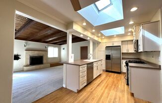 East Clairemont Mesa - Spacious 3 Bedroom / 1.5 Bath Single-Story Home with AC and Garage