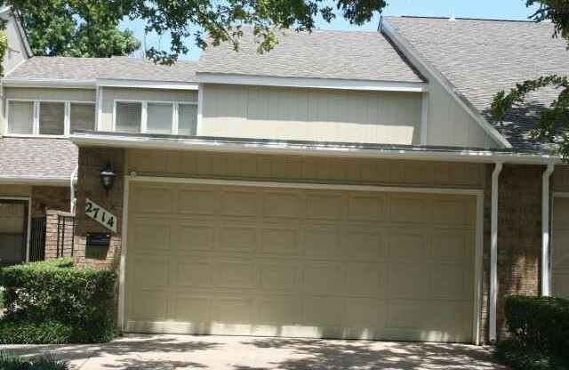 Gorgeous Carrollton Townhome