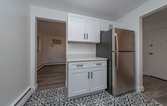 1 bed, 1 bath, 650 sqft, $1,000, Unit 11