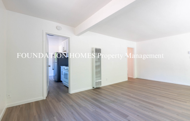 Bright & Spacious 2BD/1BA Upper-Level Duplex in Gerstle Park! FOUNDATION