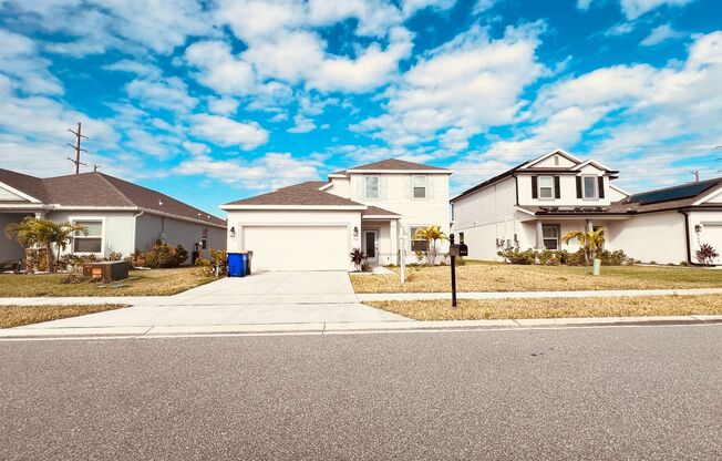 Stunning Two-Story 4 Bedroom / 2.5 Bath Home in Rockledge! GREAT LOCATION! CLOSE TO THE BEACH!