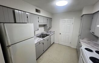 2 bedroom, 2 bath apartments in Sherwood Forest Oaks