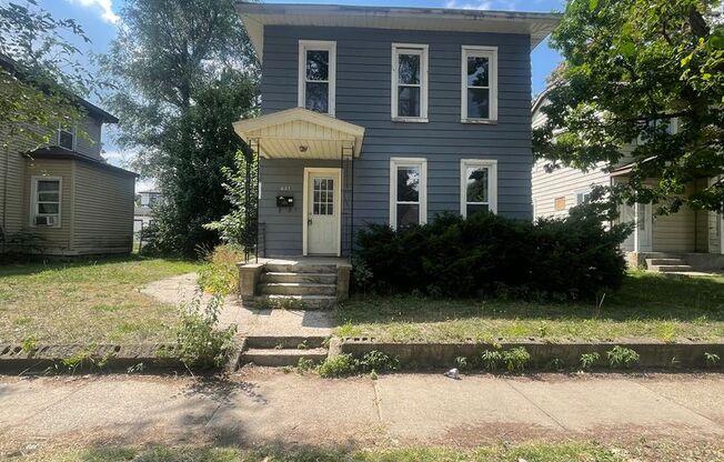 Three Bedroom Single Family Located Near Downtown Grand Rapids!