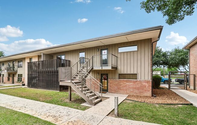 1 bed, 1 bath, 840 sqft, $1,250, Unit 2202