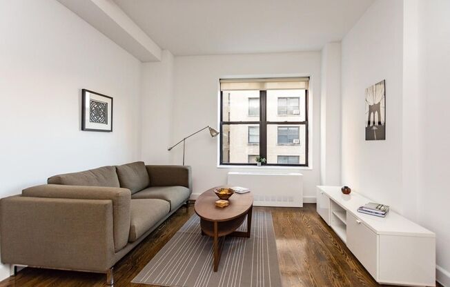 1 bed, 1 bath, $4,650, Unit 725