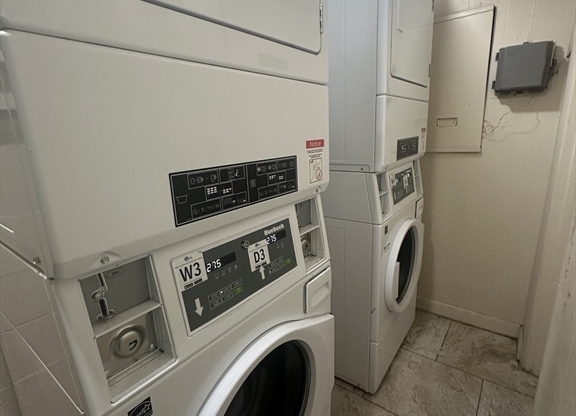 1 bed, 1 bath, 475 sqft, $2,200, Unit 24