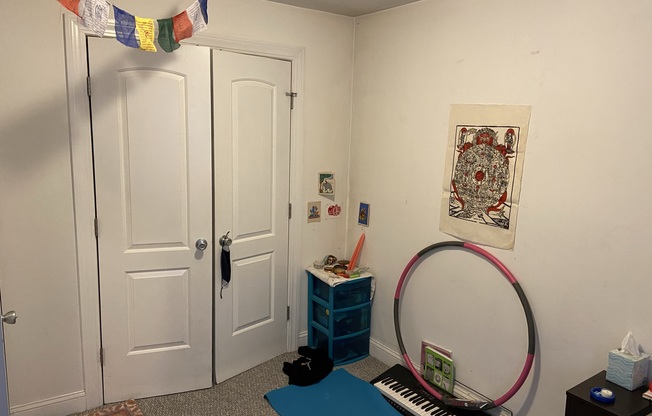 4 beds, 1 bath, $6,600, Unit 1