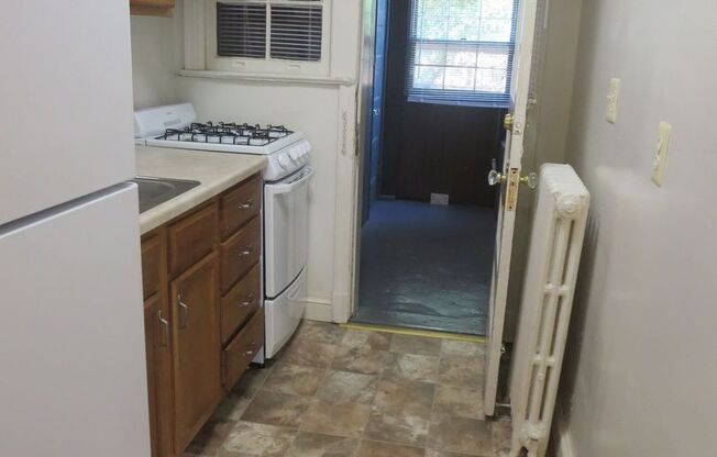 2 beds, 1 bath, 755 sqft, $1,895, Unit 426 #2